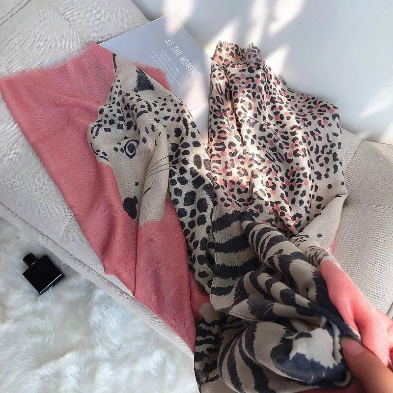 

Lovely Animal Leopard Pattern Viscose Shawl Scarf Women High Quality Autumn Wrap Pashminas Stole Bufandas Muslim Hijab 180*90Cm