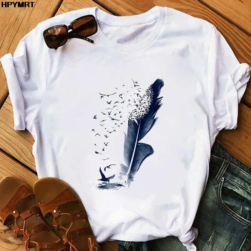 

Женская футболка в стиле Харадзюку, летняя Милая Акварельная футболка с коротким рукавом и принтом в виде перьев, в стиле 90-х