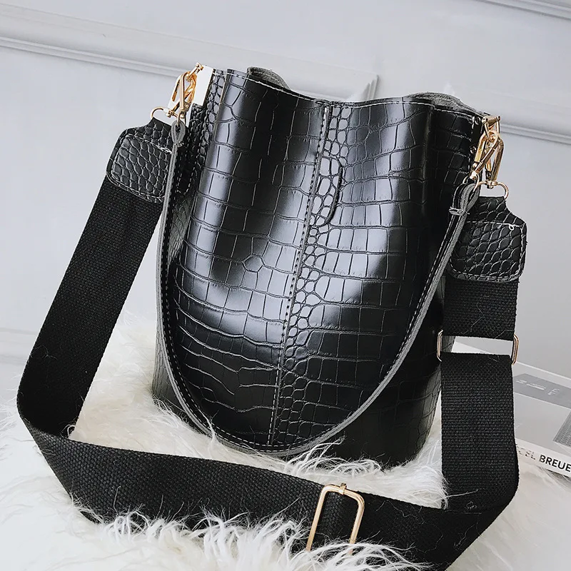 

Fashion big bag female new crocodile pattern shoulder bucket bag large capacity wild broadband Messenger bag street shopping bag