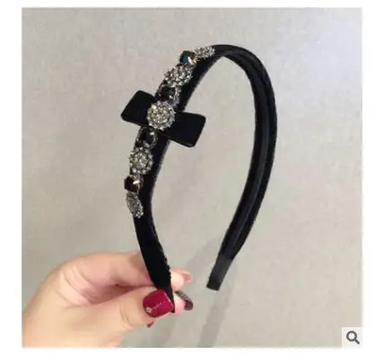 women Simple hairbands suede retro four-petal flower water drill bit hoop Czech rhinestone temperament gold velvet headbands