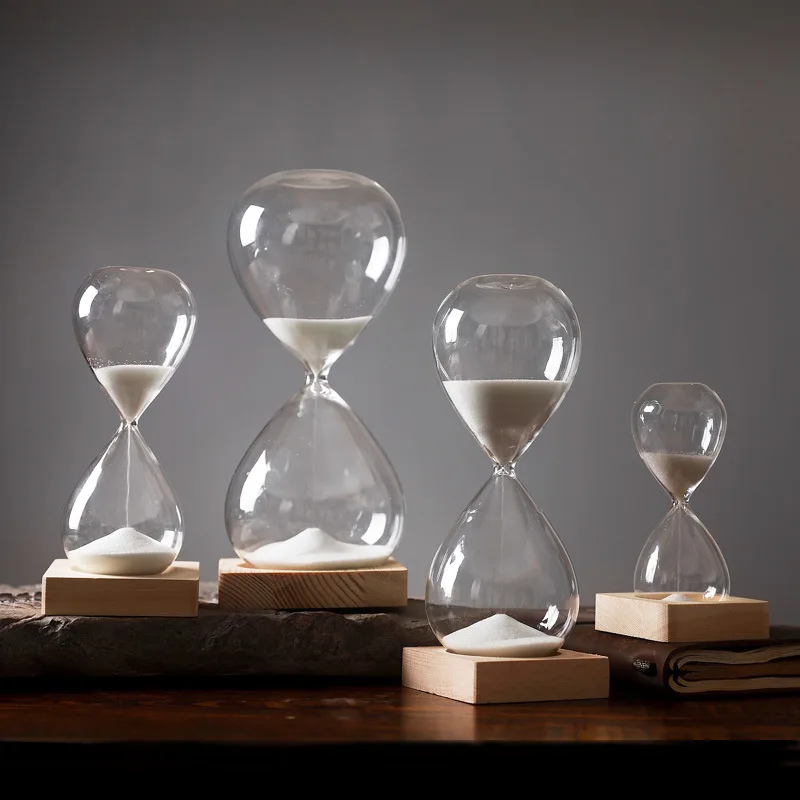 Grote zandloper, zandloper-timer 60 minuten, vintage houten Grote zandloper, zandloper-timer 60 minuten, vintage houten