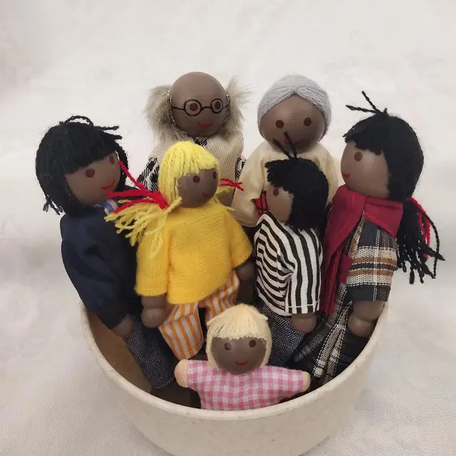 Happy Doll Family Miniature 7 People Set Toy Wooden Jointed Dolls Children Muppet Pretend Toys Story-telling Dressed Characters 1