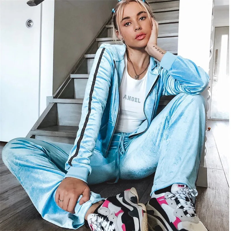 Women Autumn Fleece Jacket And Pants Sets Short Hooded Sweatshirt and Pants Capris Club Csaul Outfit Suits Clothing Women Autumn Fleece Jacket And Pants Sets Short Hooded Sweatshirt and Pants Capris Club Csaul Outfit Suits Clothing