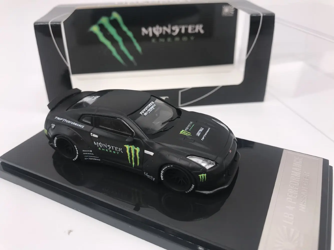 Завод 1: 64 LB NISSAN GTR R35 Монстр Игрушечная машина из сплава игрушки для детей литой модельный автомобиль подарок на день рождения