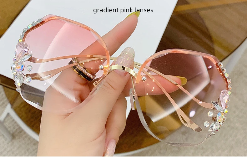 Fashion Anti-UV Diamond Sunglasses Women UV400 Rimless Vintage Sun Glasses Rhinestone Retro Sunglass Luxury Designer Oculos