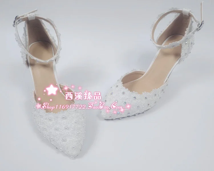 Lace sandals with hollow high heels