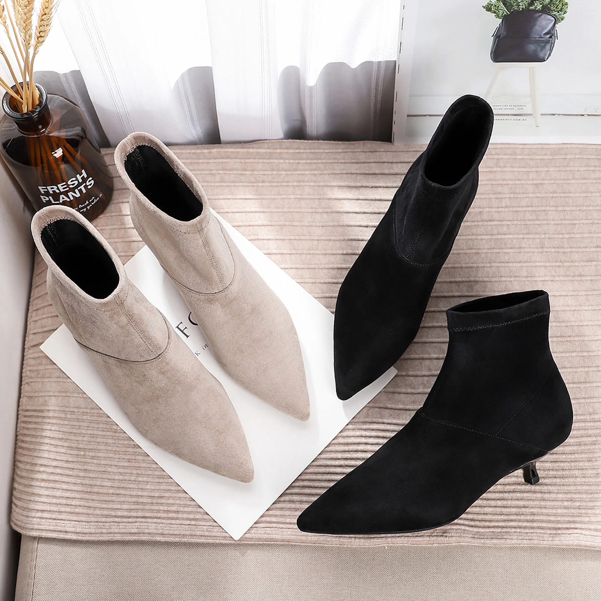 

Woman Boots 2019 Slip On Booites Winter Solid Flock Small Med Heels 3.5cm Pointed Toe Ankle Rubber Sexy Dress Boots Plus Size