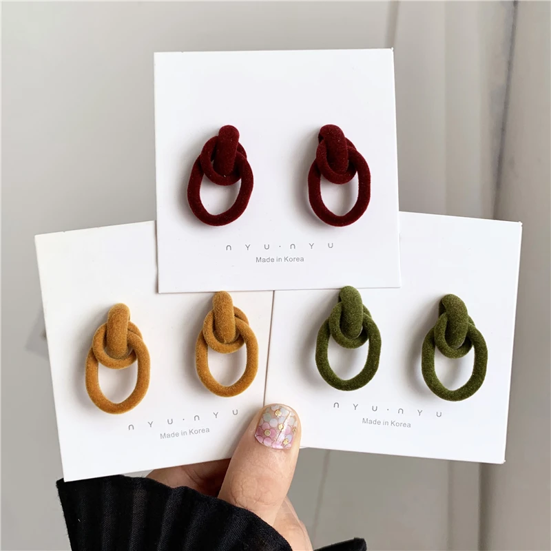 

Fashion new autumn winter temperament plush velvet circle earrings metal geometry joker stud earrings for women jewelry