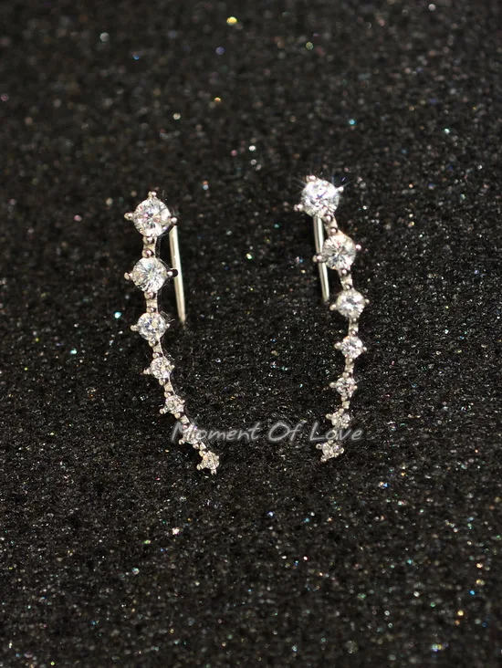 

Korean Fashion Earrings In A Row of 7 Diamonds with Rhinestones Star Studs Ear Clip Earrings