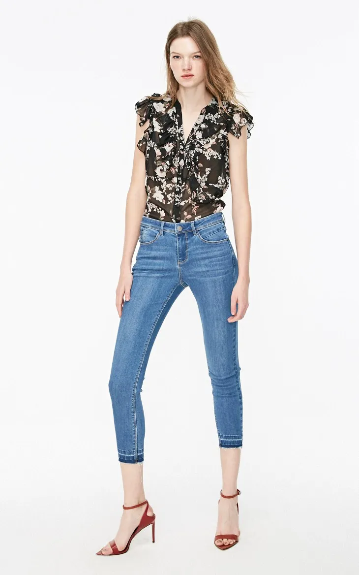 ONLY Womens Ruffled V-neckline Floral Short-sleeved Chiffon Shirt | 119104501