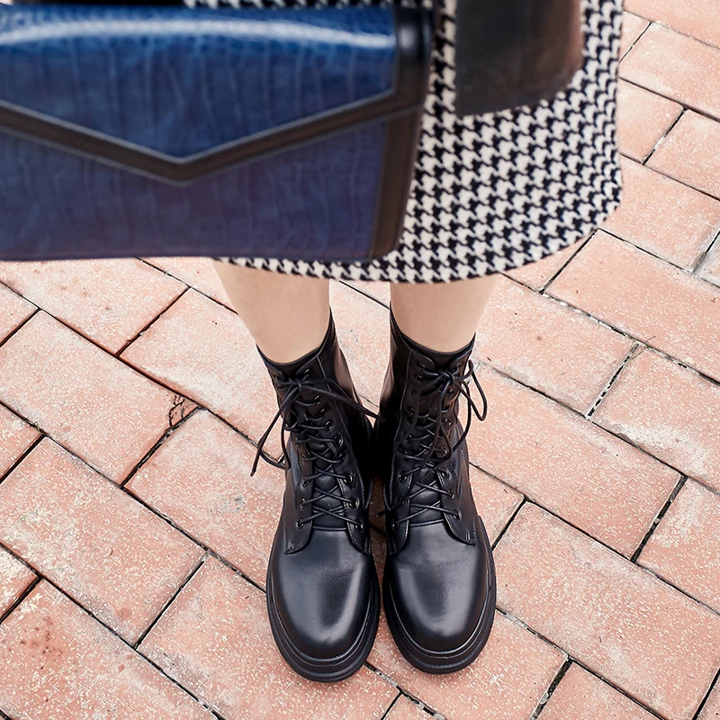 Women's genuine leather lace-up platform flats Motorcycle boots high quality autumn waarm plush mid-calf boots shoes for women