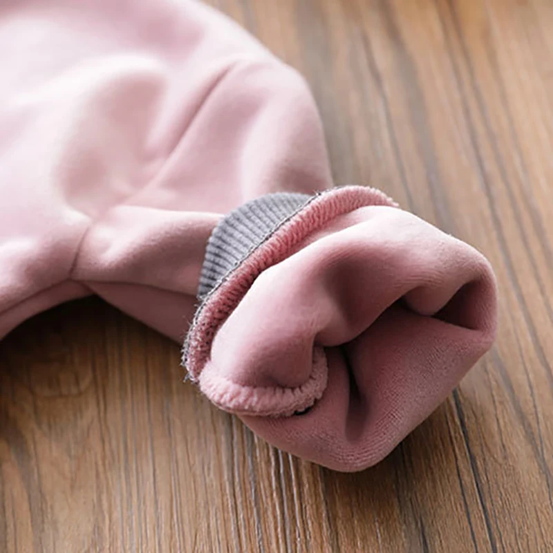 Для девочек и мальчиков; осенние свитеры буквы Baby печати кофты для малышей утепленная куртка Верхняя одежда с длинными рукавами, комплекты одежды