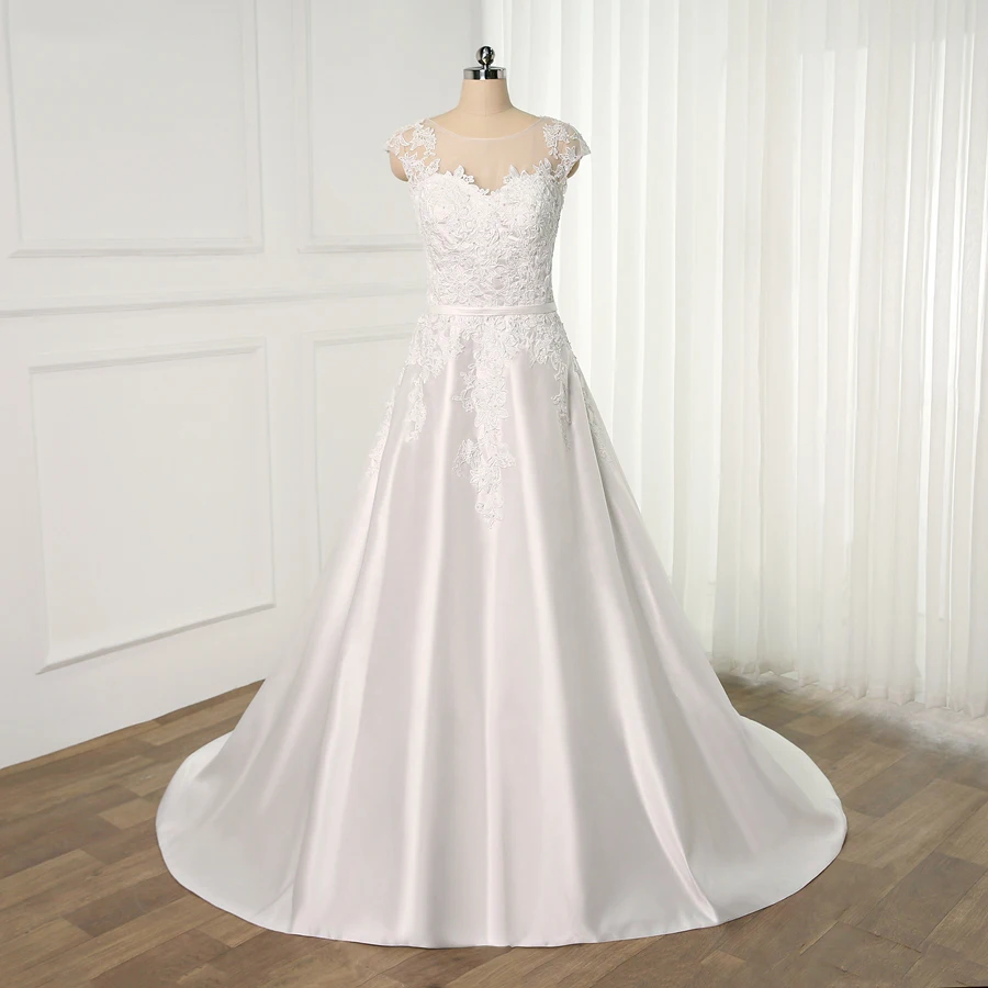 Платье Свадебное ТРАПЕЦИЕВИДНОЕ с кружевной аппликацией и рукавом-крылышком |