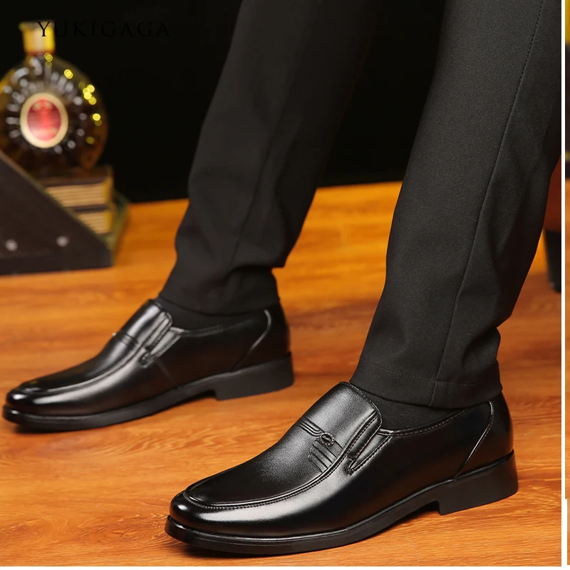 Мужская обувь из натуральной кожи; Повседневная Роскошная Брендовая обувь; коллекция года; итальянские мужские лоферы; мокасины; дышащая обувь без шнуровки для вождения; Мужская обувь размера плюс