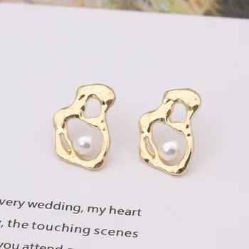 

Delicate Simulated Pearl Stud Earrings for Women Hollow Vintage Flower Bear Mask Triangle Shape Gold Color Earrings Jewelry Gift