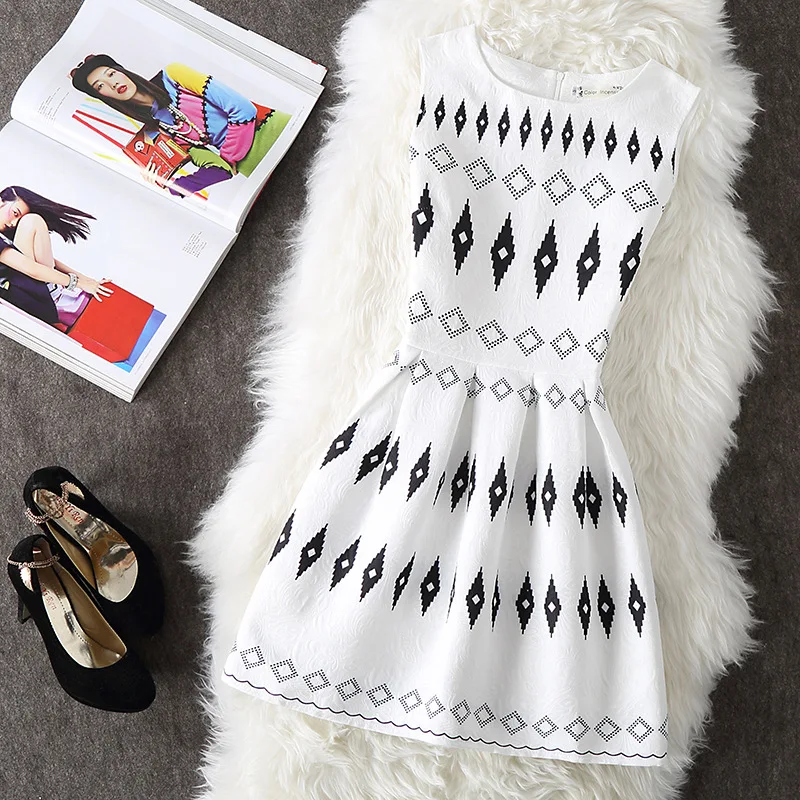 

2019 Summer Wear New Style Korean-style Black And White Diamond Lattice Slim Fit Slimming Base Skirt Sleeveless Waist Hugging Dr