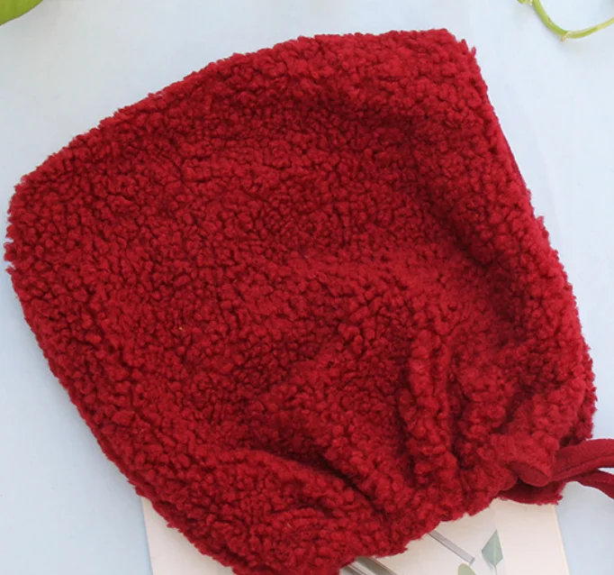 red Новинка зимы, женские вязаные шапочки из искусственного меха, шапка с черепом и сумки для девушек, уличная утолщенная теплая шапка s - Цвет: red