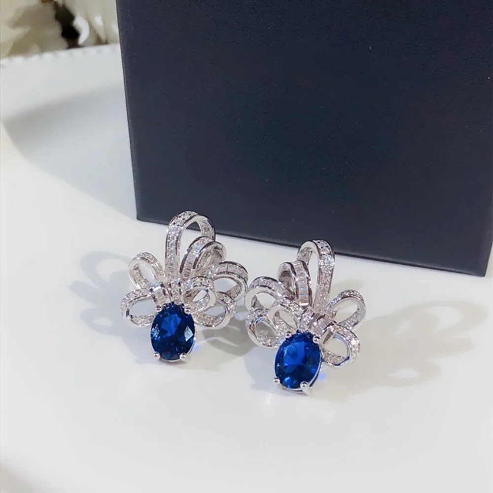 

Женские серьги-гвоздики из серебра 925 пробы
