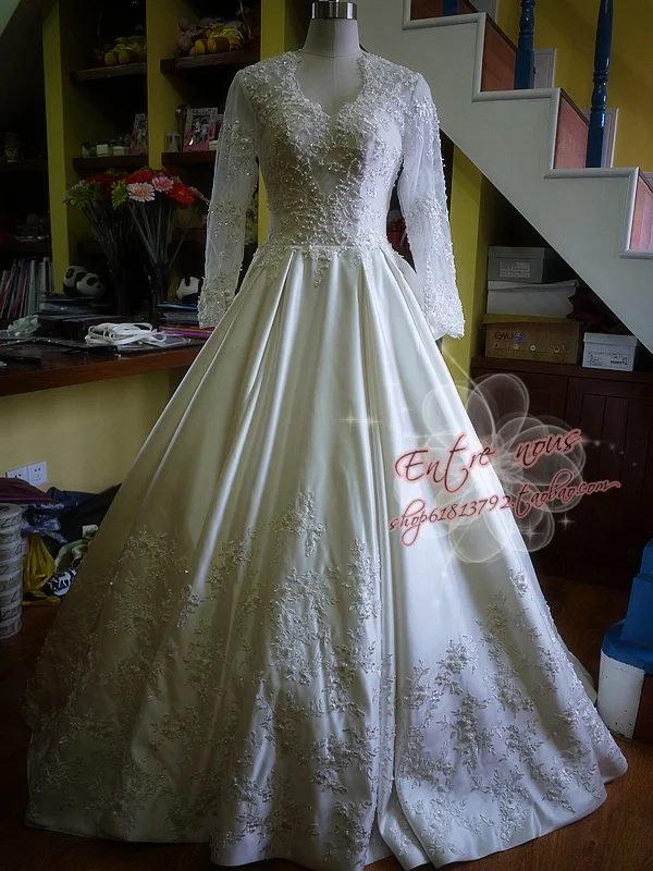 Knop Lange Mouw 2018 Nieuwe Hot Sexy Kant Applicaties Vestido De Noiva Bruiden Parels Robe De Mariage Moeder Van De bruid Jurken Knop Lange Mouw 2018 Nieuwe Hot Sexy Kant Applicaties Vestido De Noiva Bruiden Parels Robe De Mariage Moeder Van De bruid Jurken