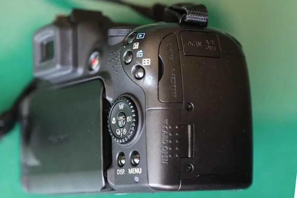 Б/у цифровая камера Canon PowerShot SX1IS 10 МП CMOS с 20x широкоугольным оптическим стабилизированным зумом и 2,8 дюймовым ЖК-дисплеем