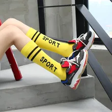 10 пар, новые осенние и зимние красные носки, спортивные женские носки с буквенным принтом и двумя полосками для скейтборда, модные женские носки