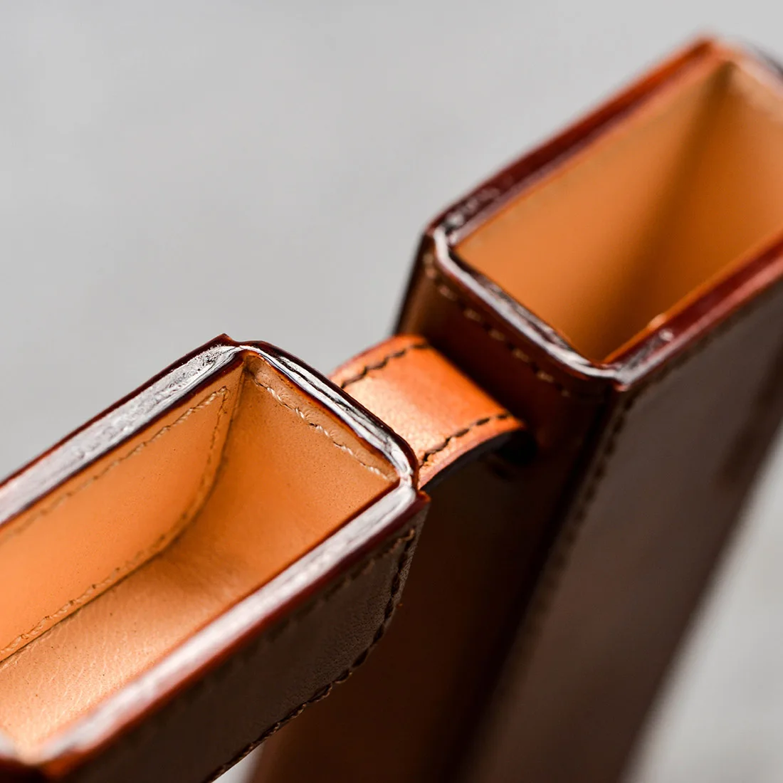 Один кожаный портсигар тонкий креативный индивидуальный чехол для сигарет