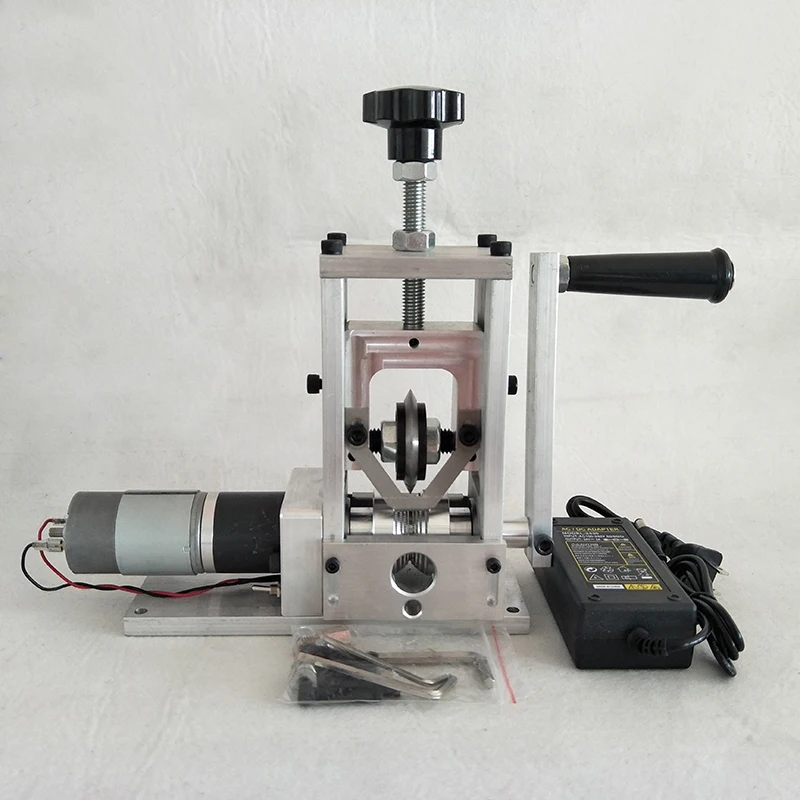 

Waste Wire Cable Stripping Machine 3-in-1 DIY Manual / Drill Driver / Motor Drive Wire Stripper Cable Diameter 0-30MM
