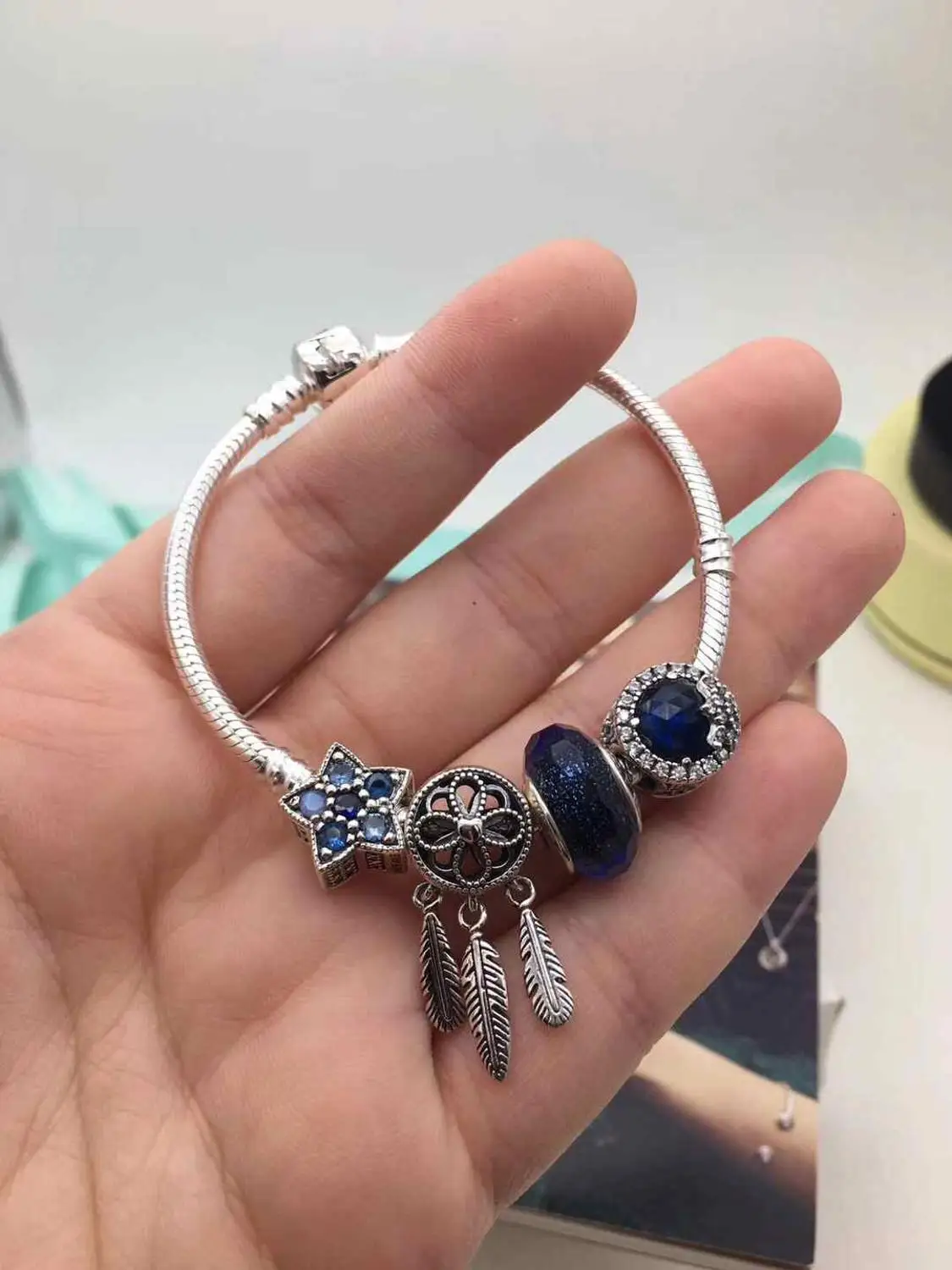

Kaliyah Store High Quality 1:1 100% 925 Pure Silver Niche Design Blue Vintage Flower Star Bracelet Free Shipping