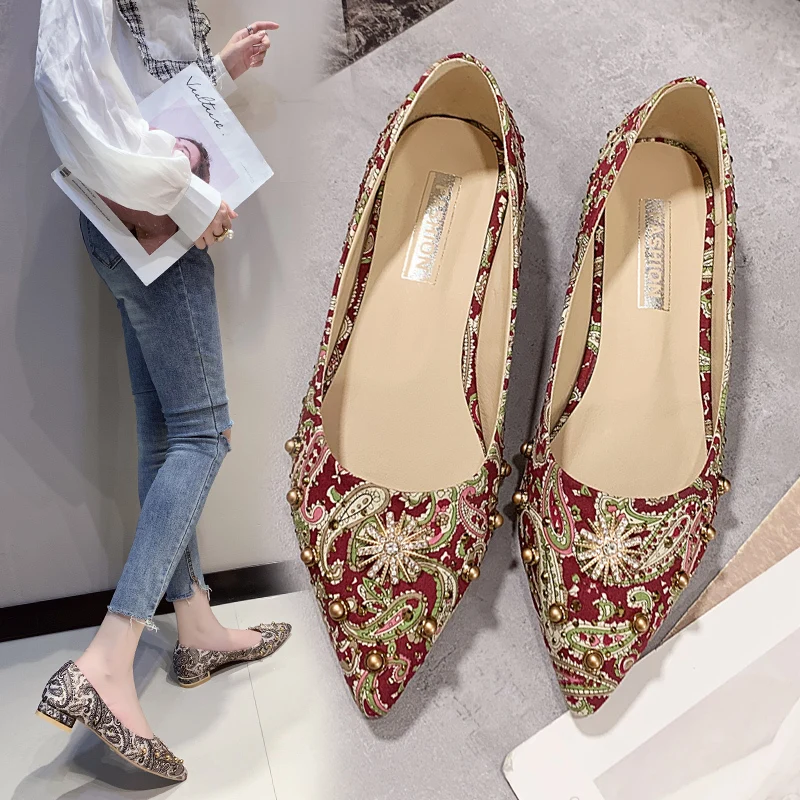 Обувь для показа; свадебные туфли; красная китайская обувь для невесты; Новинка года; обувь на низком каблуке с вышивкой; 3 см; обувь для беременных женщин