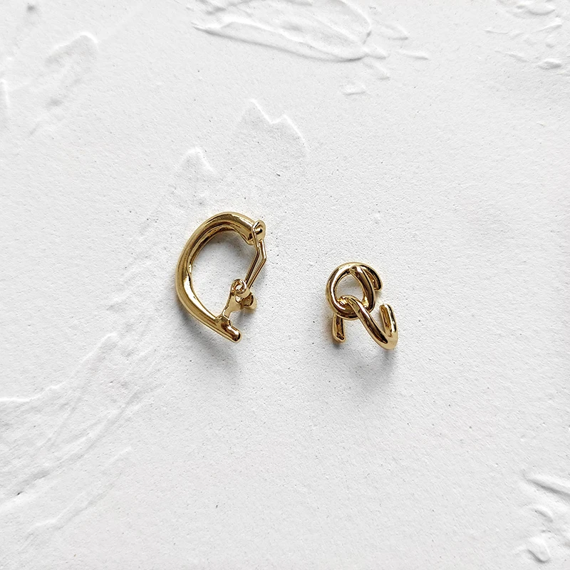 Peri'sBox 2 Designs Twisted Rope Clip Earrings without Piercing U Shape Geometric Earrings Clips Crossed Minimalist Ear Cuff Hot