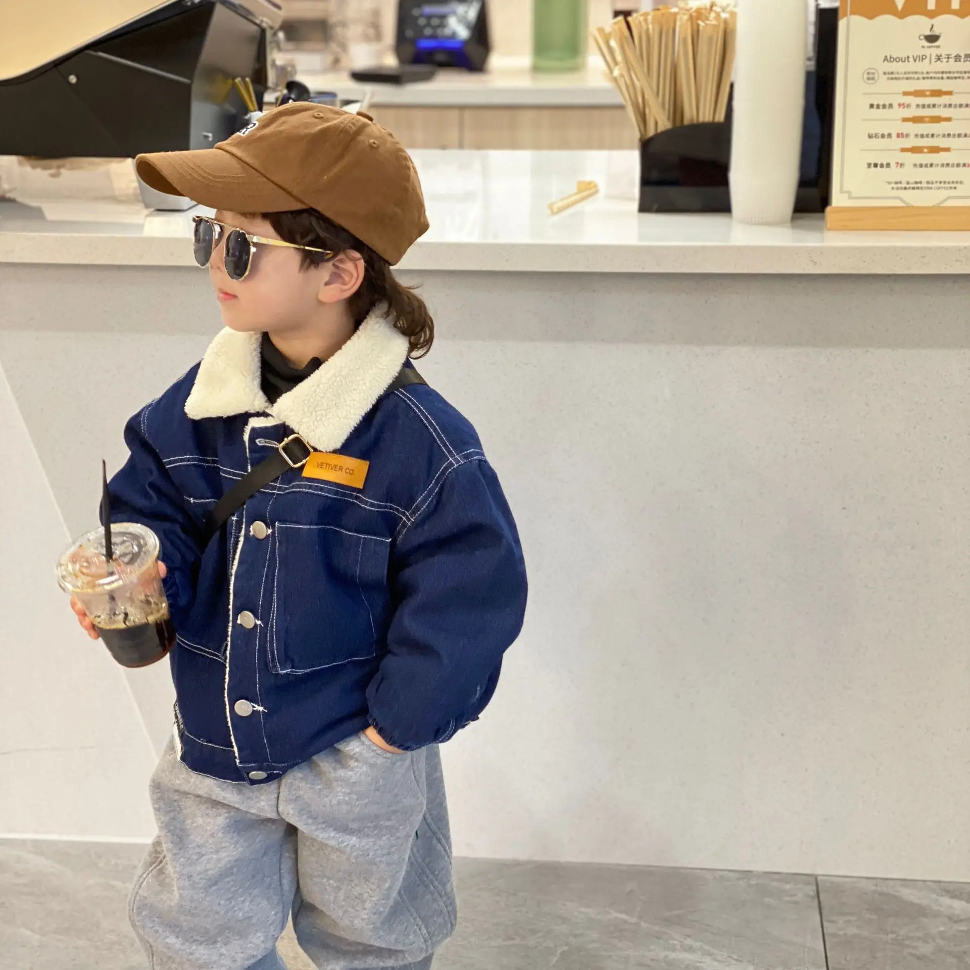 

2021 Winter Children's Denim Plush Coat Boys And Girls' Korean Lamb Wool Lapel Jacket