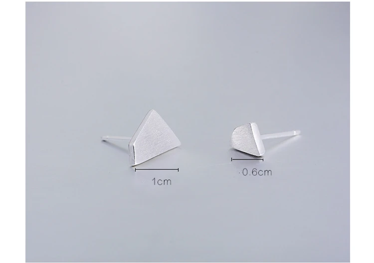 3598075256_823318017