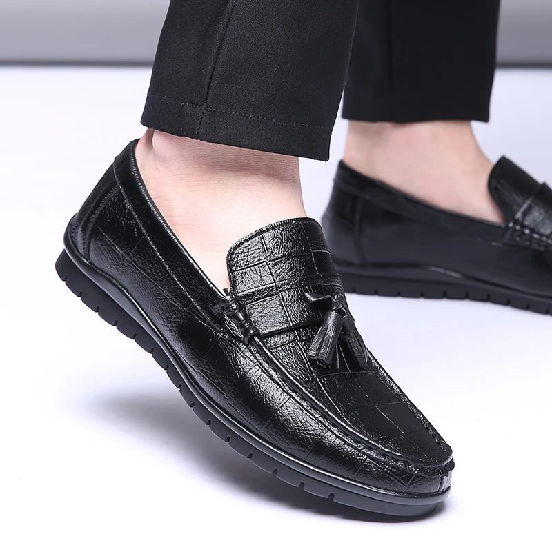 Мужские кожаные туфли мягкие слипоны мужские кроссовки с кисточками удобная