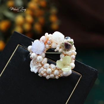 

Pearl brooches corsage pin Korea luxury atmosphere autumn winter coat female clothing accessories sweater pin
