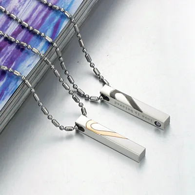 

Titanium Steel Accessories Korean-style Jewelry Valentine' Gift Heart Split Couples Titanium Steel Necklace