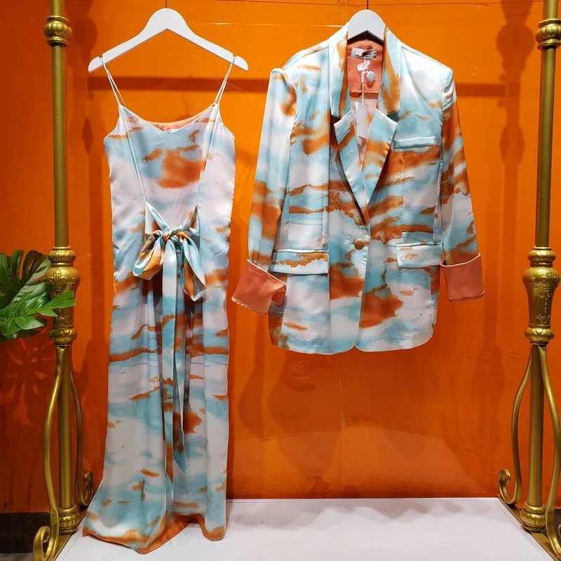 Рисунок 5 - Модное летнее платье на шнуровке с тонкими бретельками