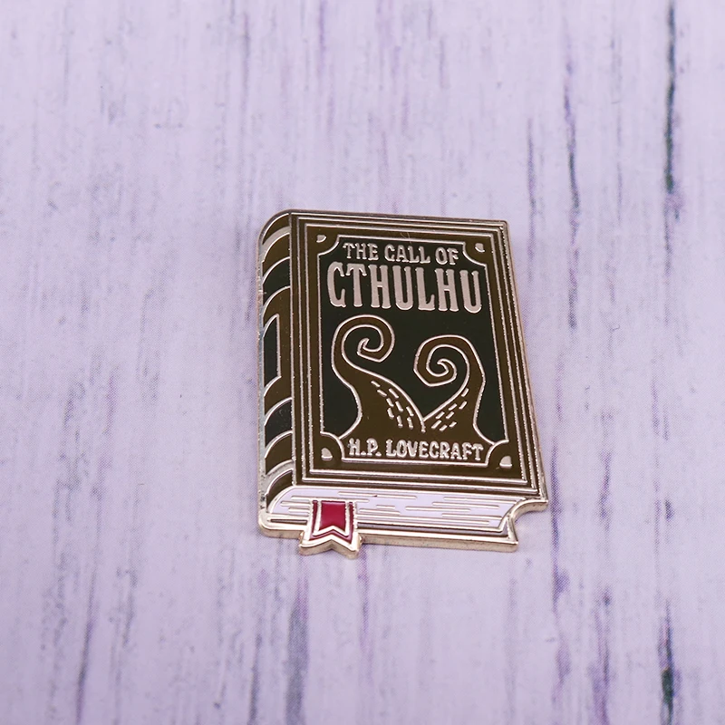 Эмалированная булавка Lovecraft Call of Cthulhu Book | Украшения и аксессуары