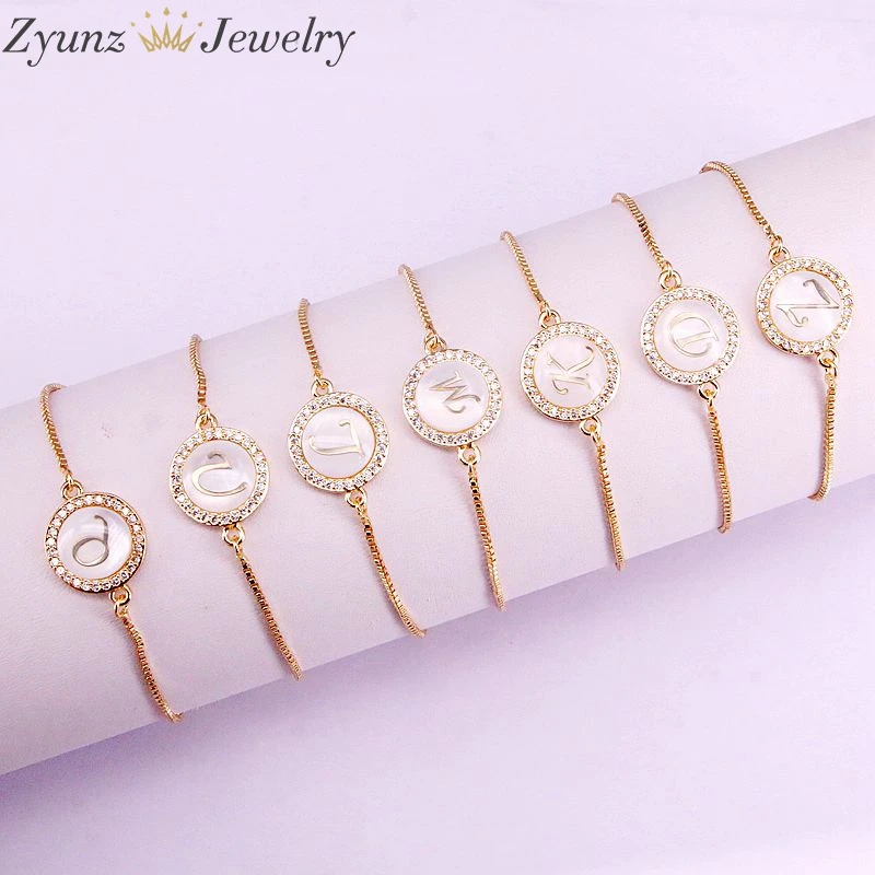 10 шт., проложенный прозрачный CZ инициалы письмо Шарм Разъем браслет, проложенный круглый натуральный корпус золотой цвет интициальный письмо браслет