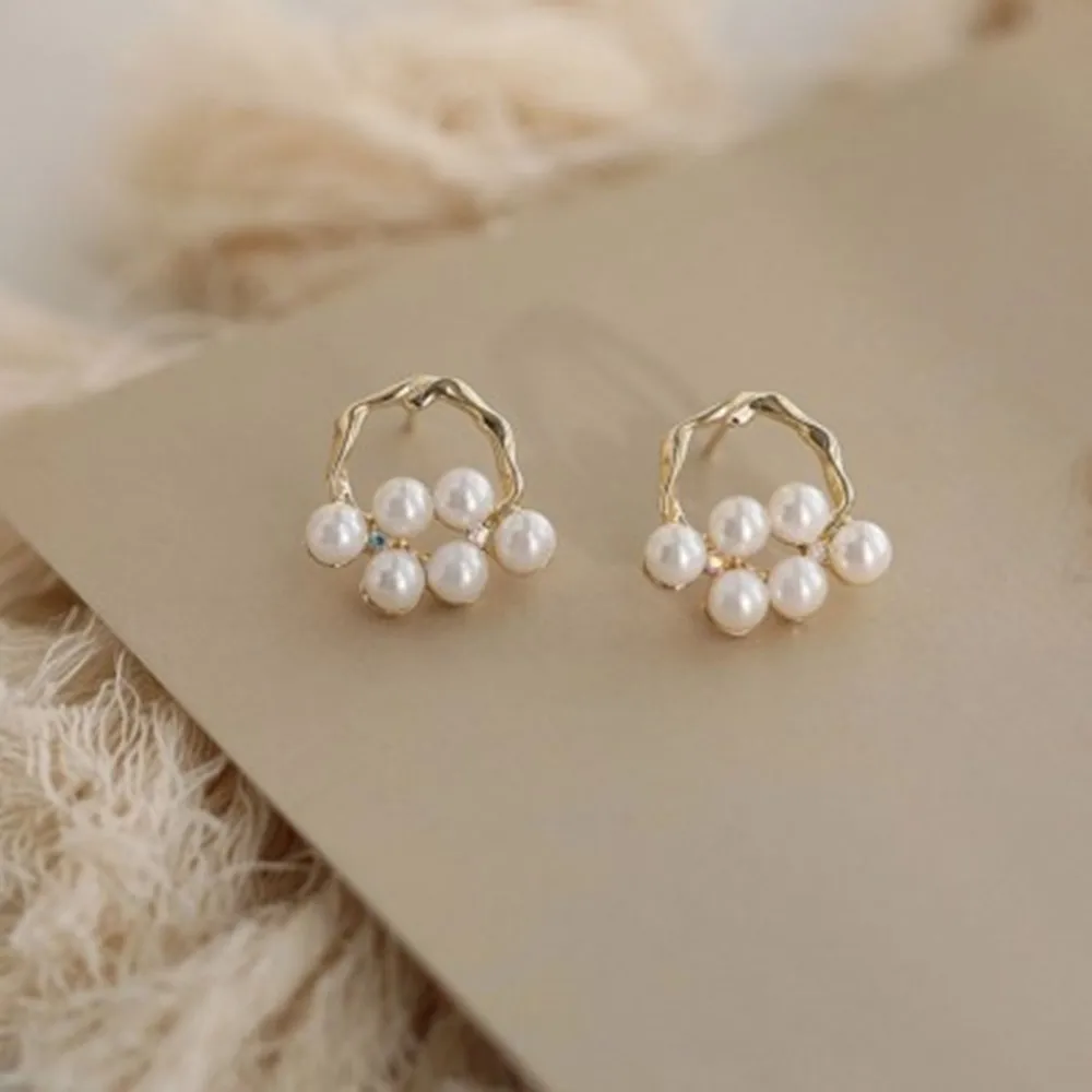 

2020 Fashion GentleÂ Pearl Ear Stud Women Exquisite Elegant Eardrop Temperament Simple Individuality EarringsÂ Holiday GiftÂ