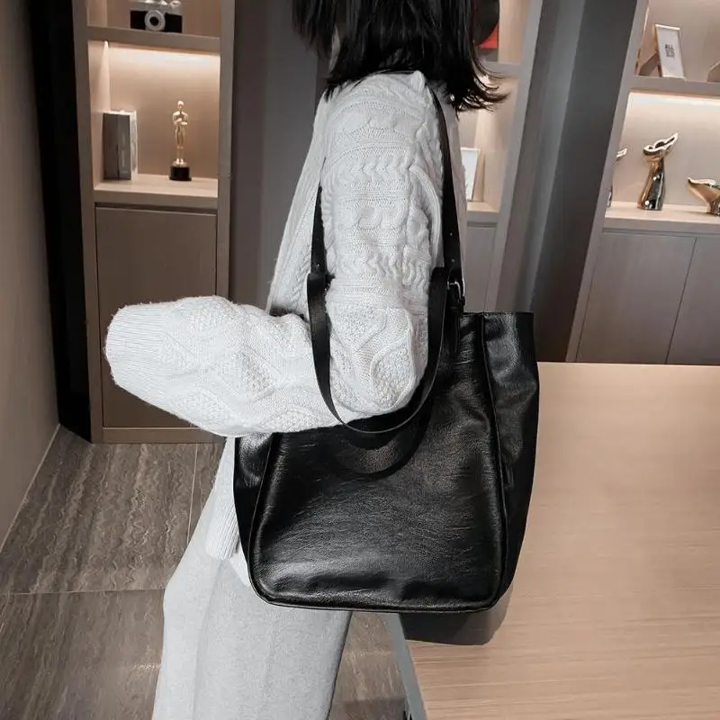 

New Fashion Handbags Delicate Design Simple Solid Color Women Leather Shoulder Bag Totes Casual Travel Daily Handbag