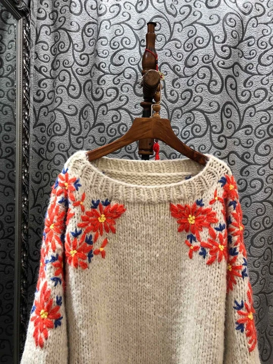 Early autumn new women's wide neck embroidery jacquard weave color matching decoration loose sweater knitwear 1012