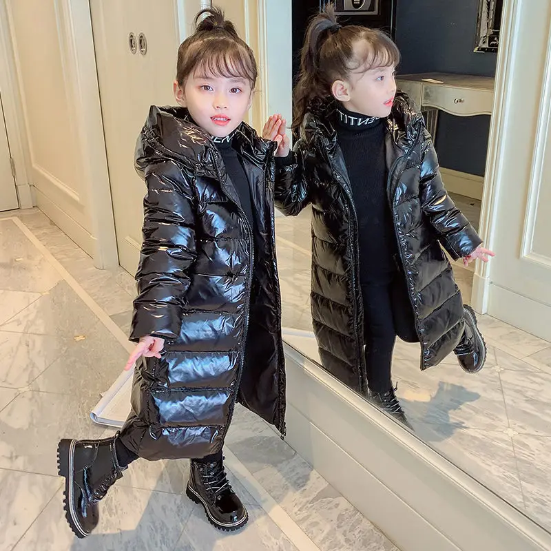 Новое модное длинное черное Стеганое пальто с меховым капюшоном для девочек, Роскошная детская куртка с металлическим подкладом для девочек, зимнее черное блестящее пальто