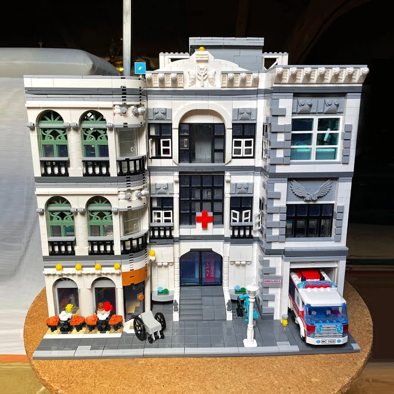 Создатель эксперт в виде улиц кубики Moc UG10188 больница Мпц блоки скорой помощи