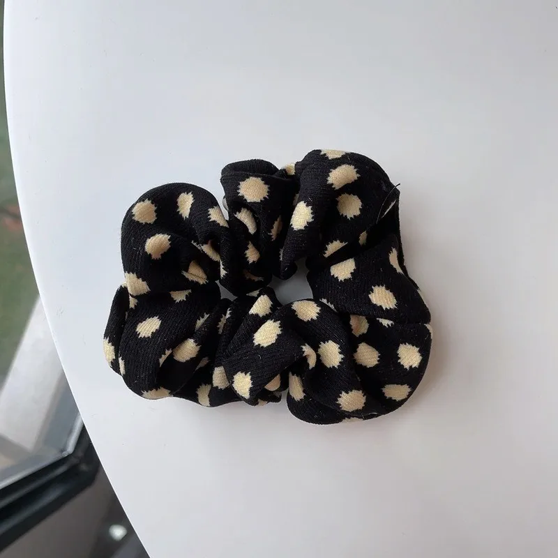 Dot black