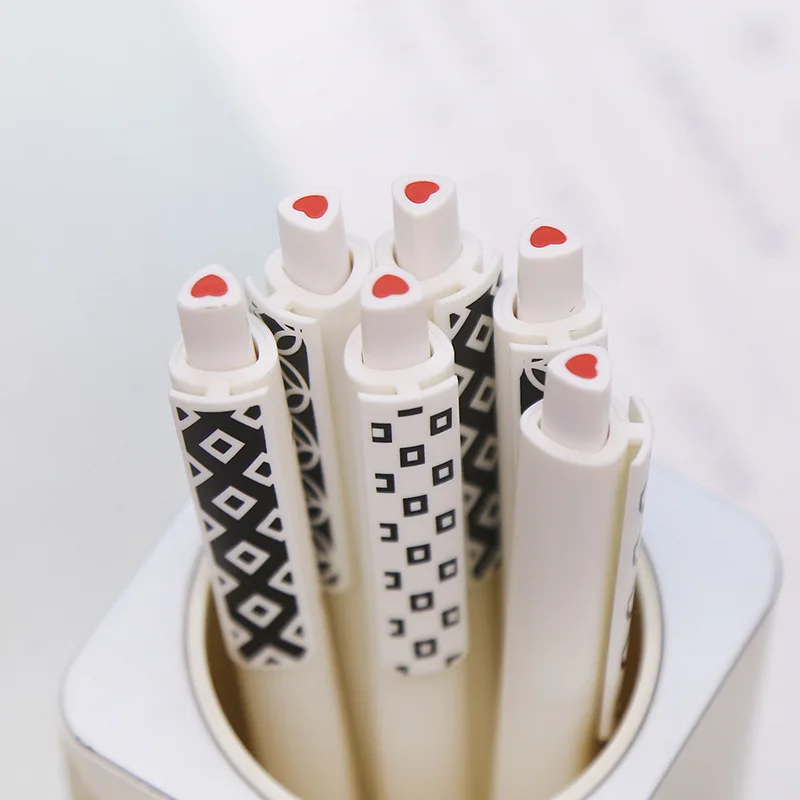 

36pcs Lovely Love Heart Gel Pen 0.5mm Smooth Ballpoint Black Ink Canetas Escolar Stationery Item Office School Supplies H6043