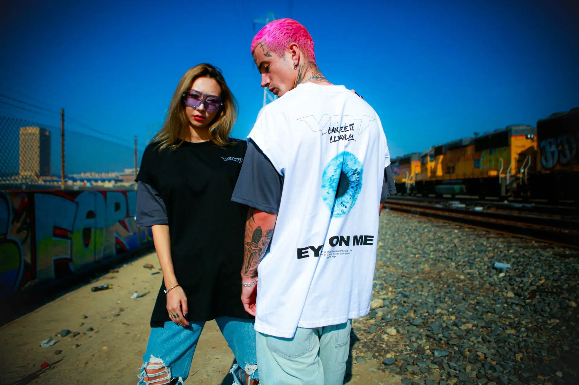 Новинка года, модная футболка с принтом «Eyez On Me Raven Fighter» Винтажная футболка в стиле панк топы в стиле хип-хоп для скейтборда, T-003