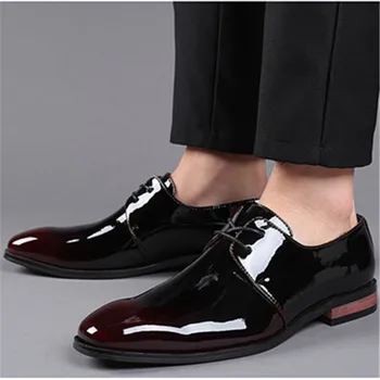 

Men's Dress Shoes 2020 Bright Patent Leather Pointed Toe Mens Oxfords Luxury Brand Fashion Classic Business Mens Formal Shoes