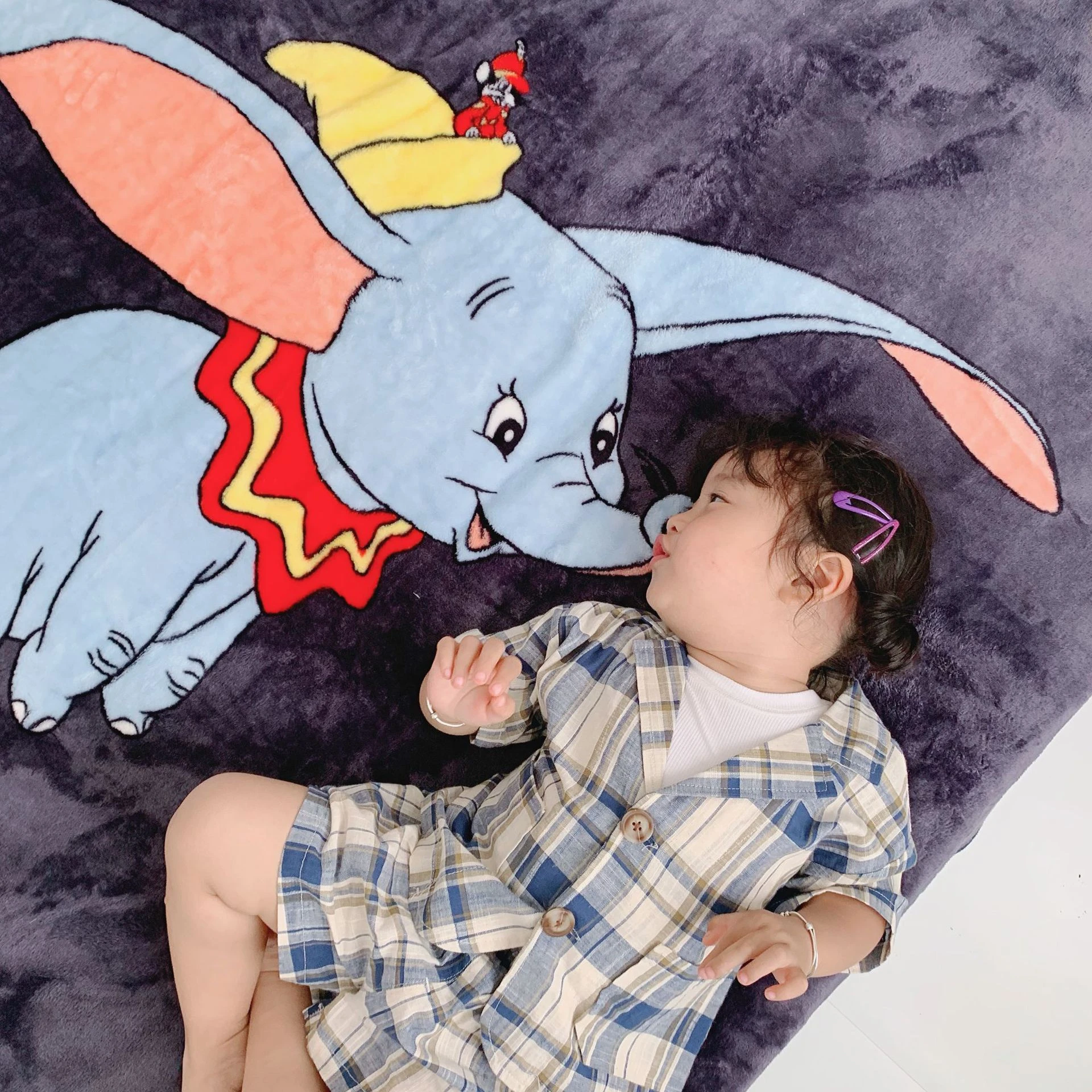 dumbo white fleece blanket