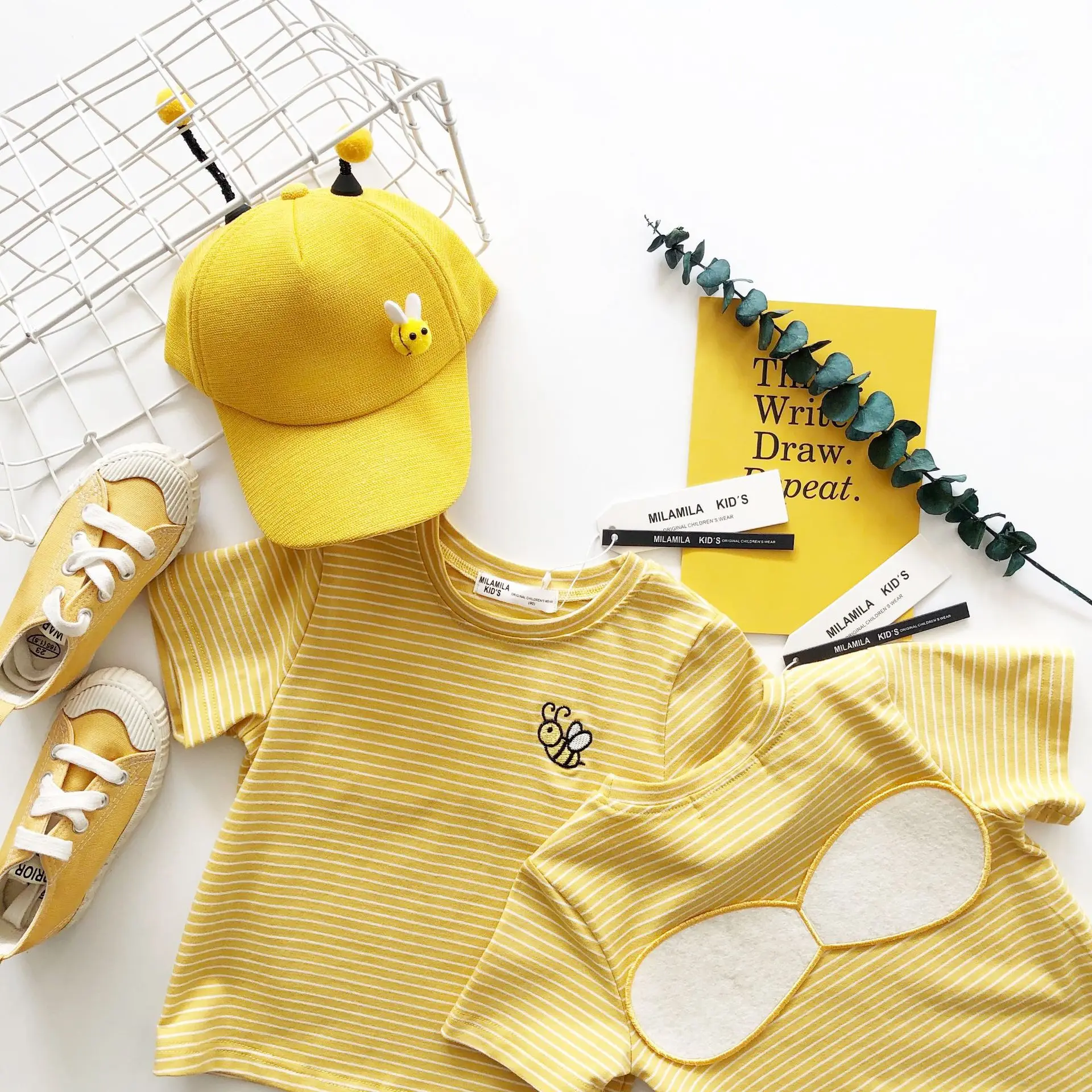 

Tonytaobaby Spring and Summer New Style Bees T-shirt and Bees Hat Yellow Stripe Bees T-shirt