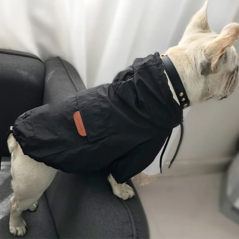 Pet Cat Dog дышащая дождевая одежда черный Шелковый плащ с капюшоном пальто с защитой от солнца две ноги одежда для домашних животных снаряжение для путешествий